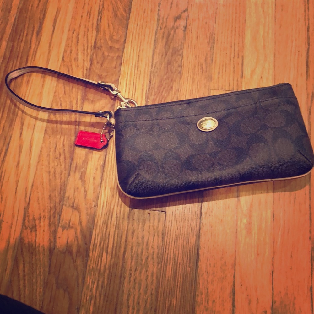 Medium coach wristlet